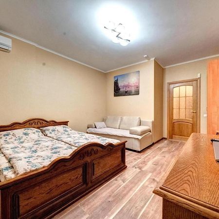 Modern Apartment Near Park Κίεβο Εξωτερικό φωτογραφία