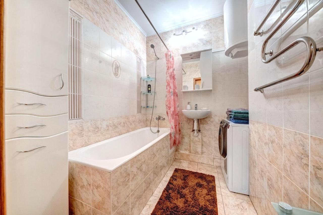 Modern Apartment Near Park Κίεβο Εξωτερικό φωτογραφία